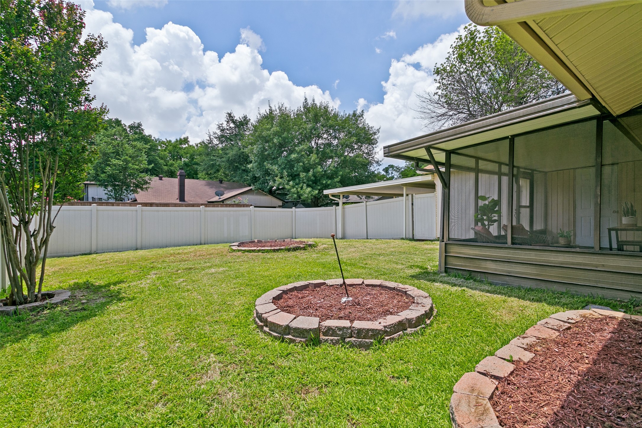 1214 Valencia Lane