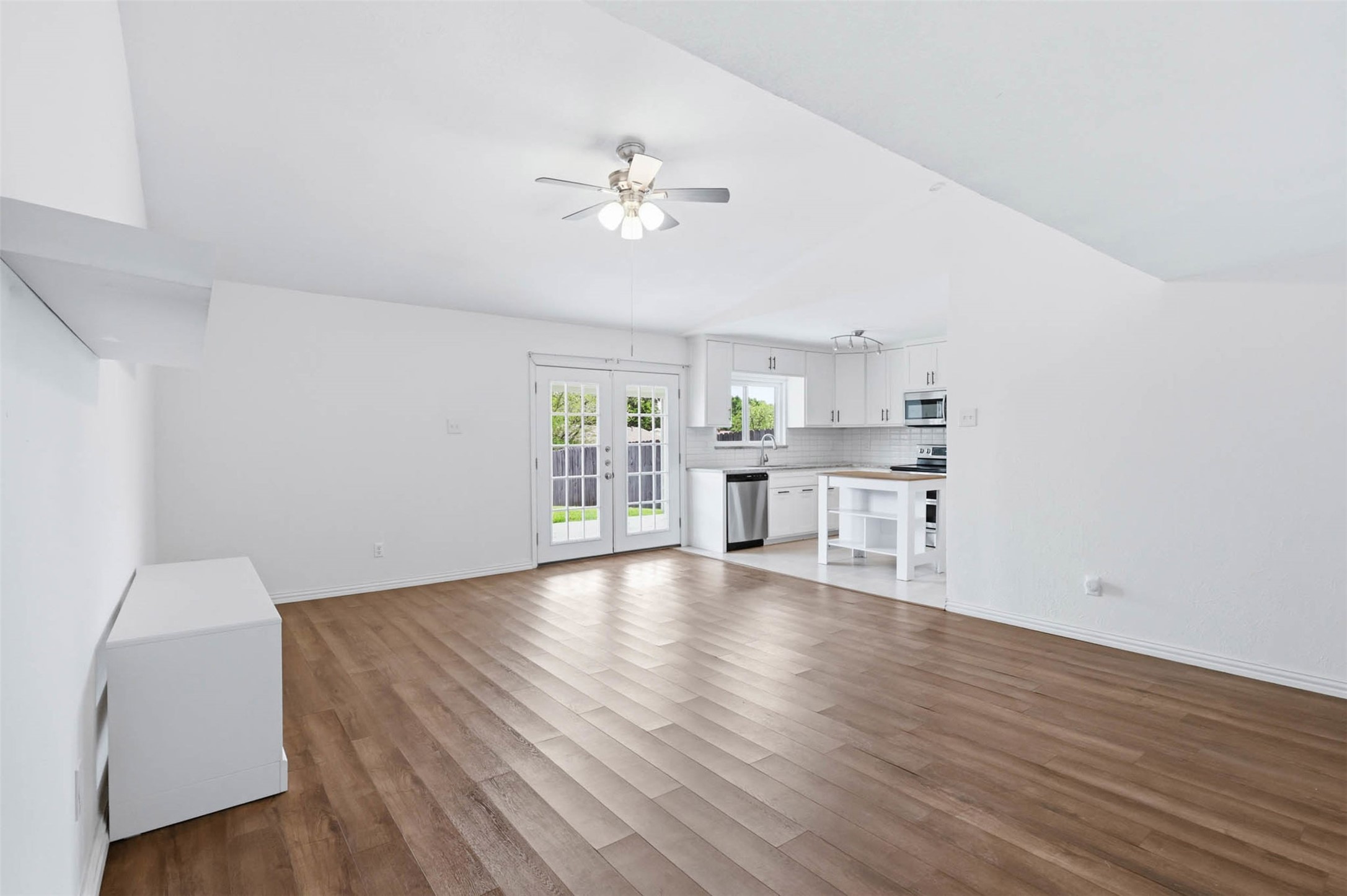 3122 Furneaux Lane