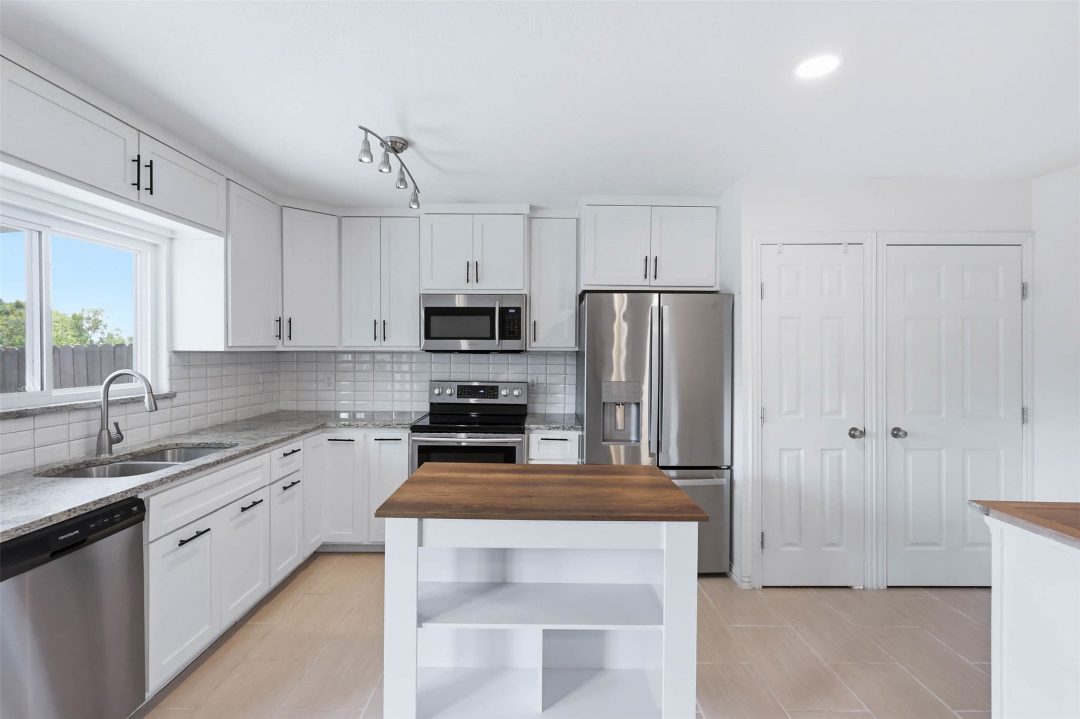 3122 Furneaux Lane
