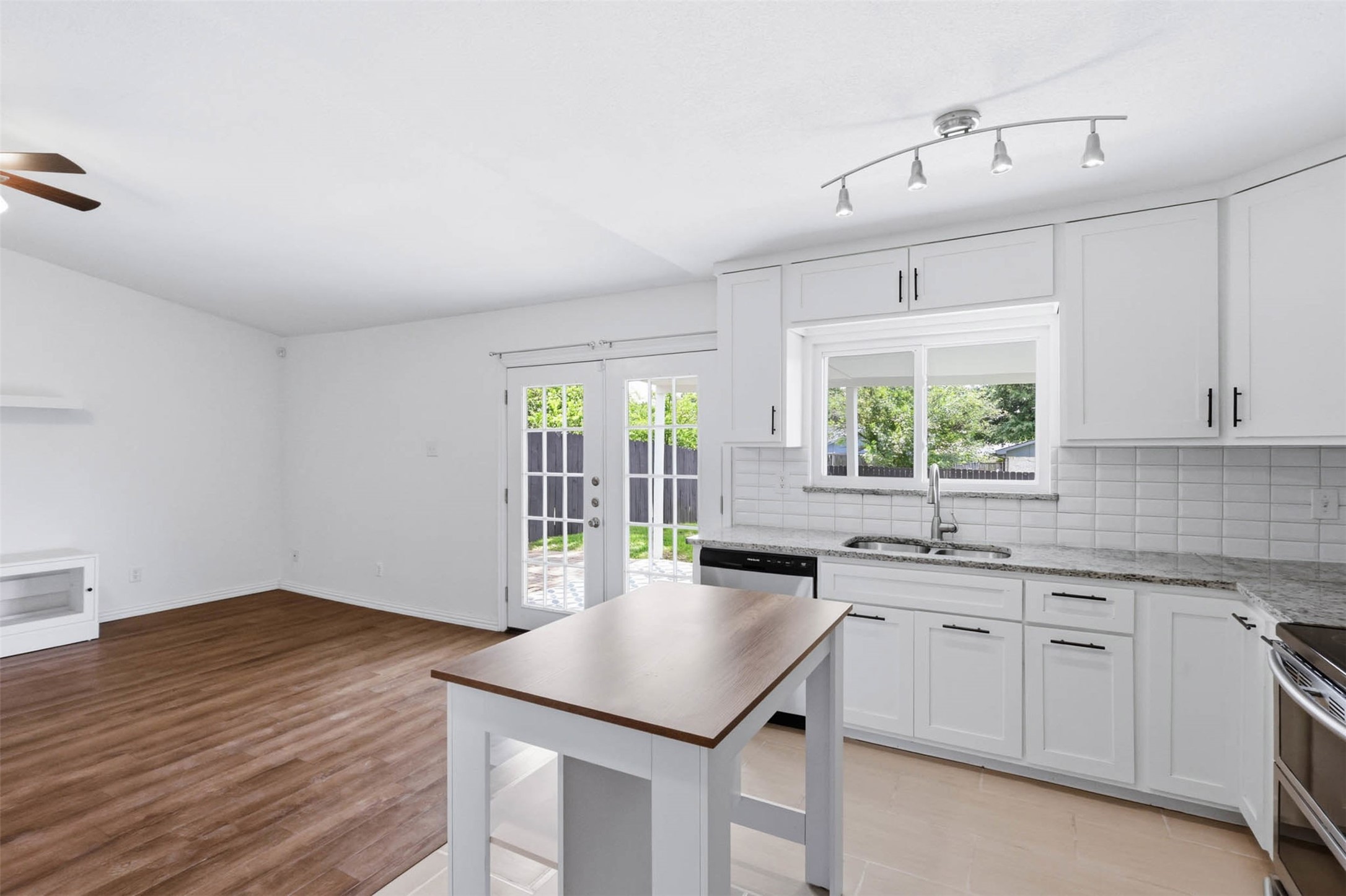 3122 Furneaux Lane