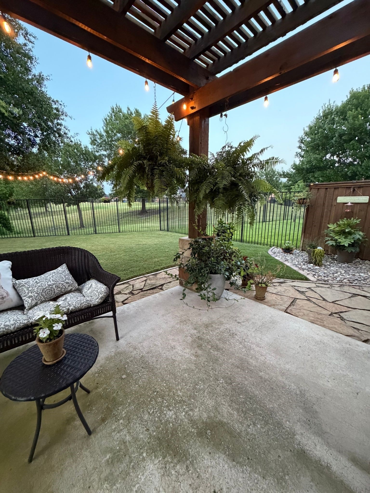 8813 Edinburgh Lane