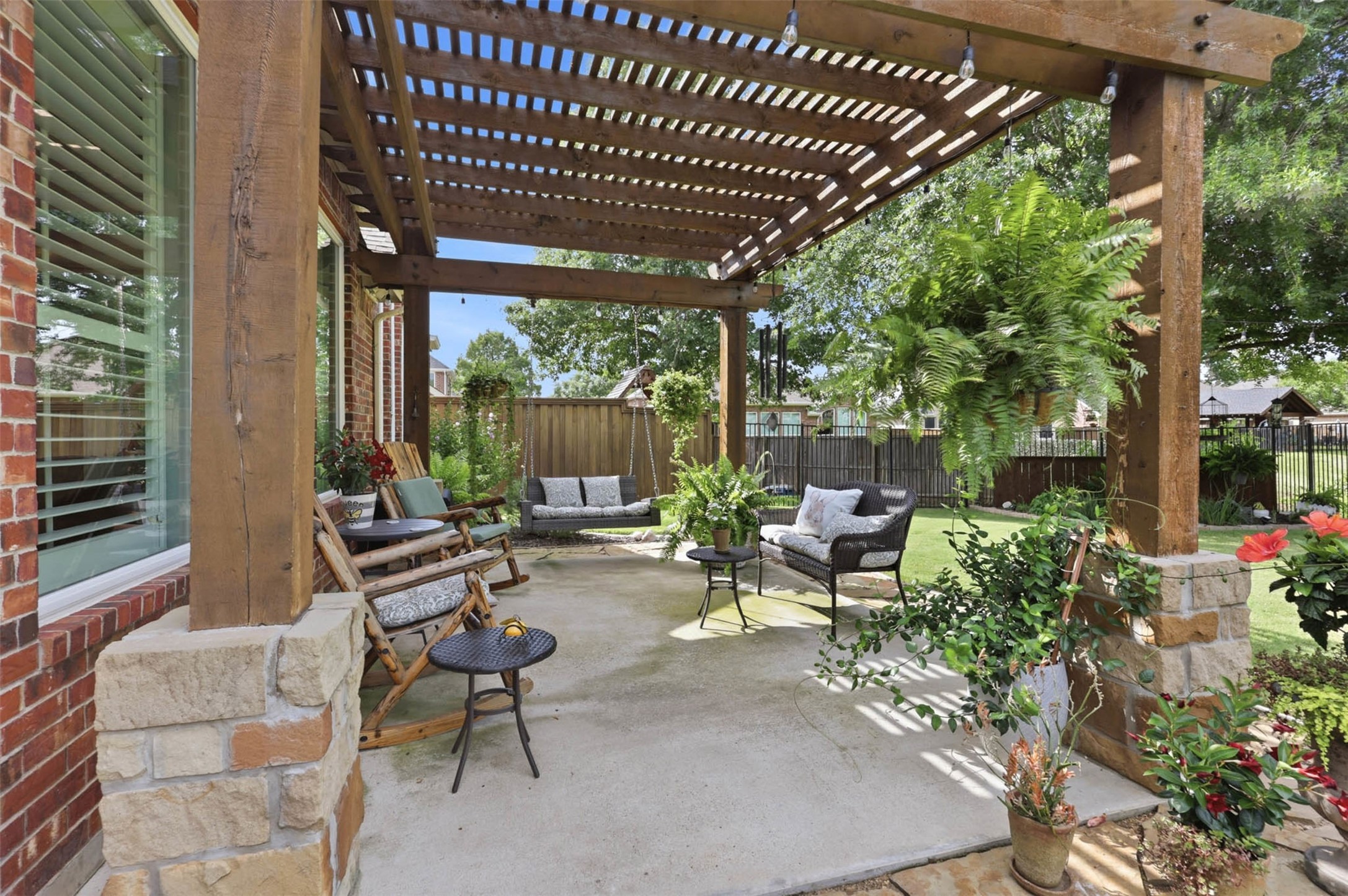 8813 Edinburgh Lane