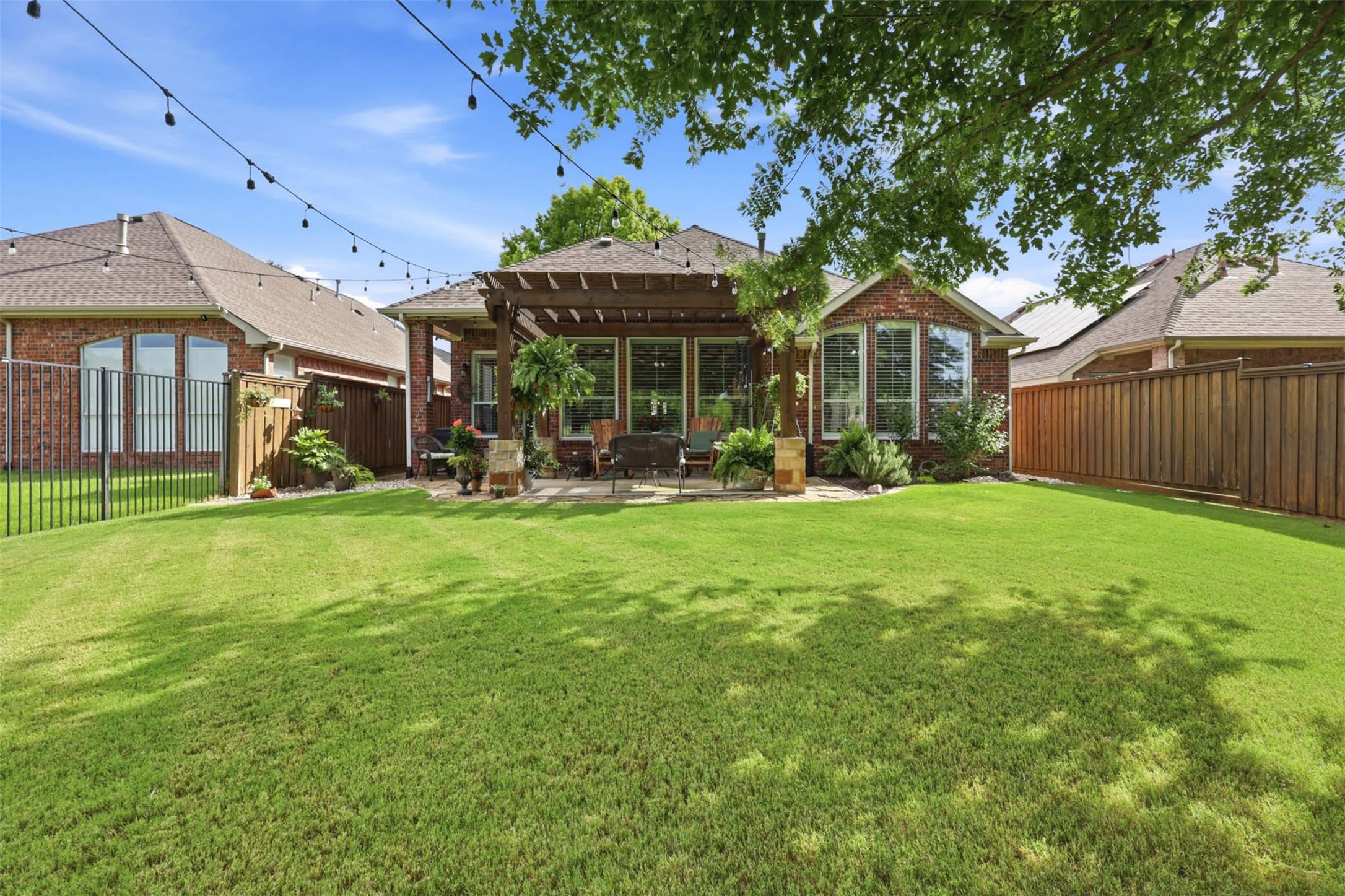 8813 Edinburgh Lane