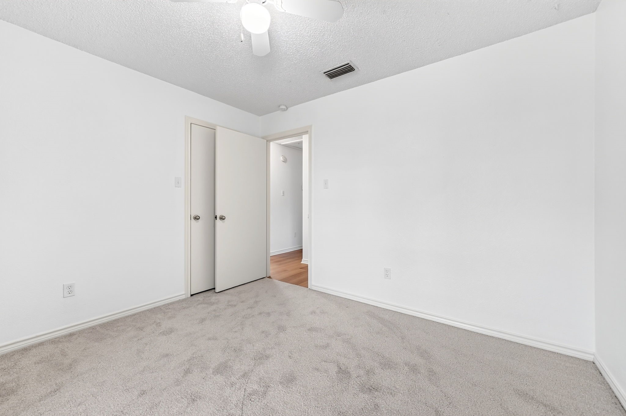 806 Lake Meadows Circle