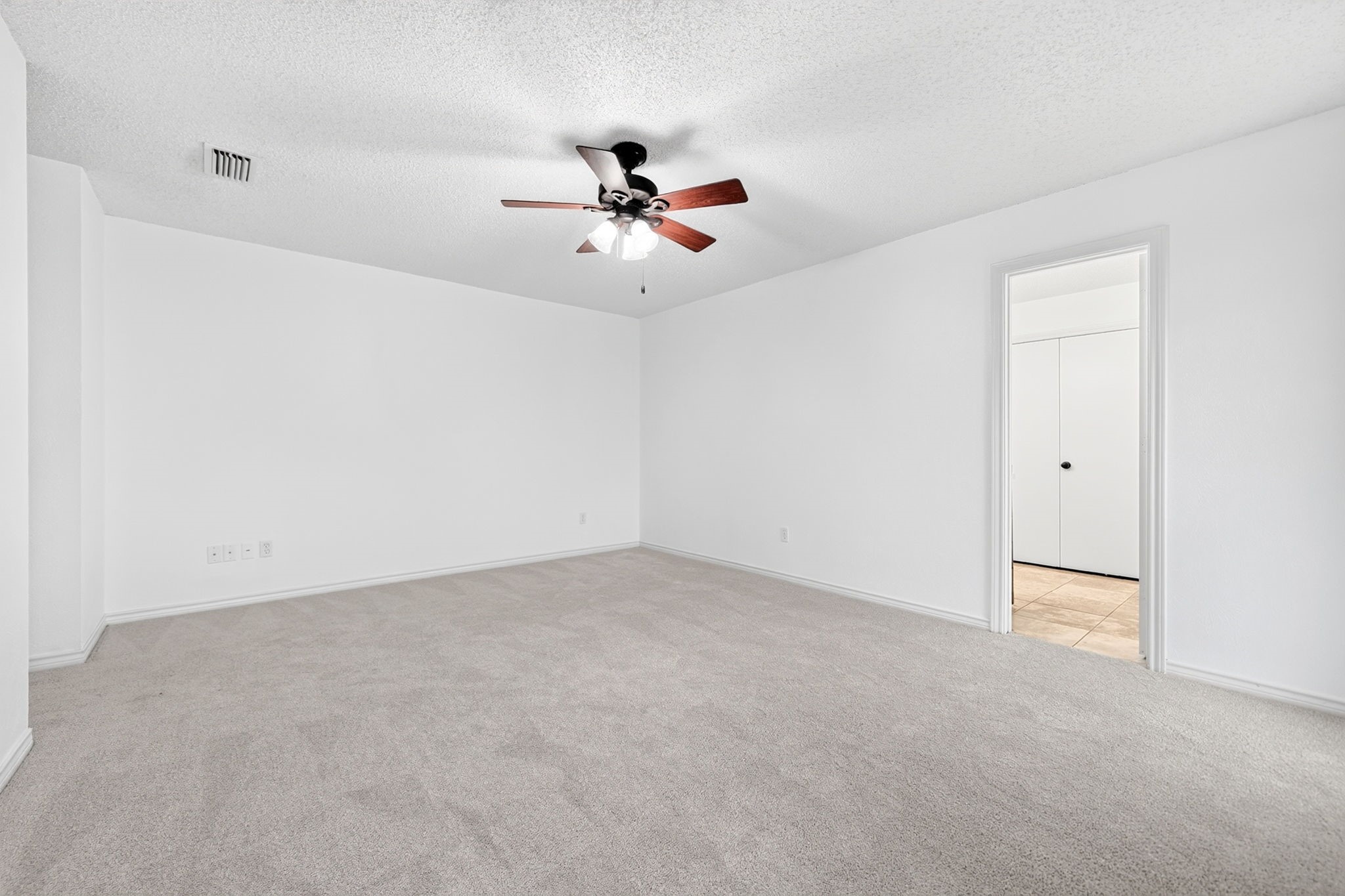 806 Lake Meadows Circle