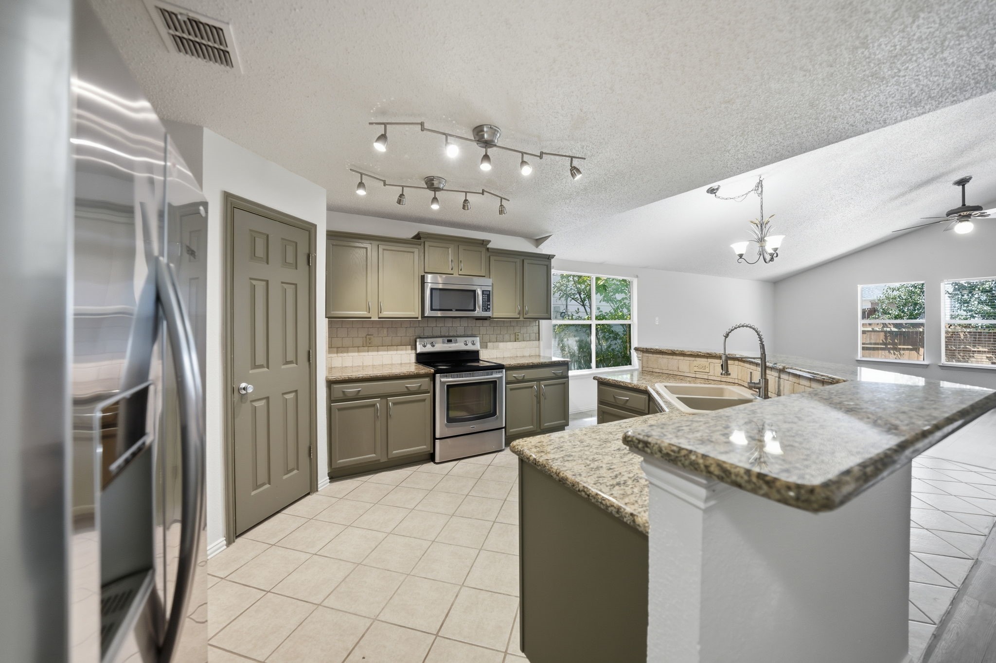 5228 Boxwood Lane
