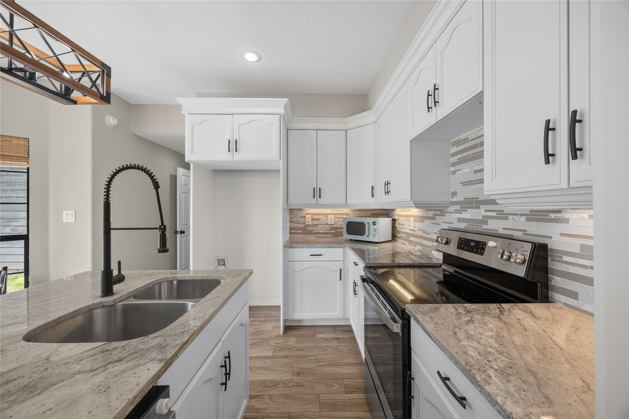 1068 Frontier Trail