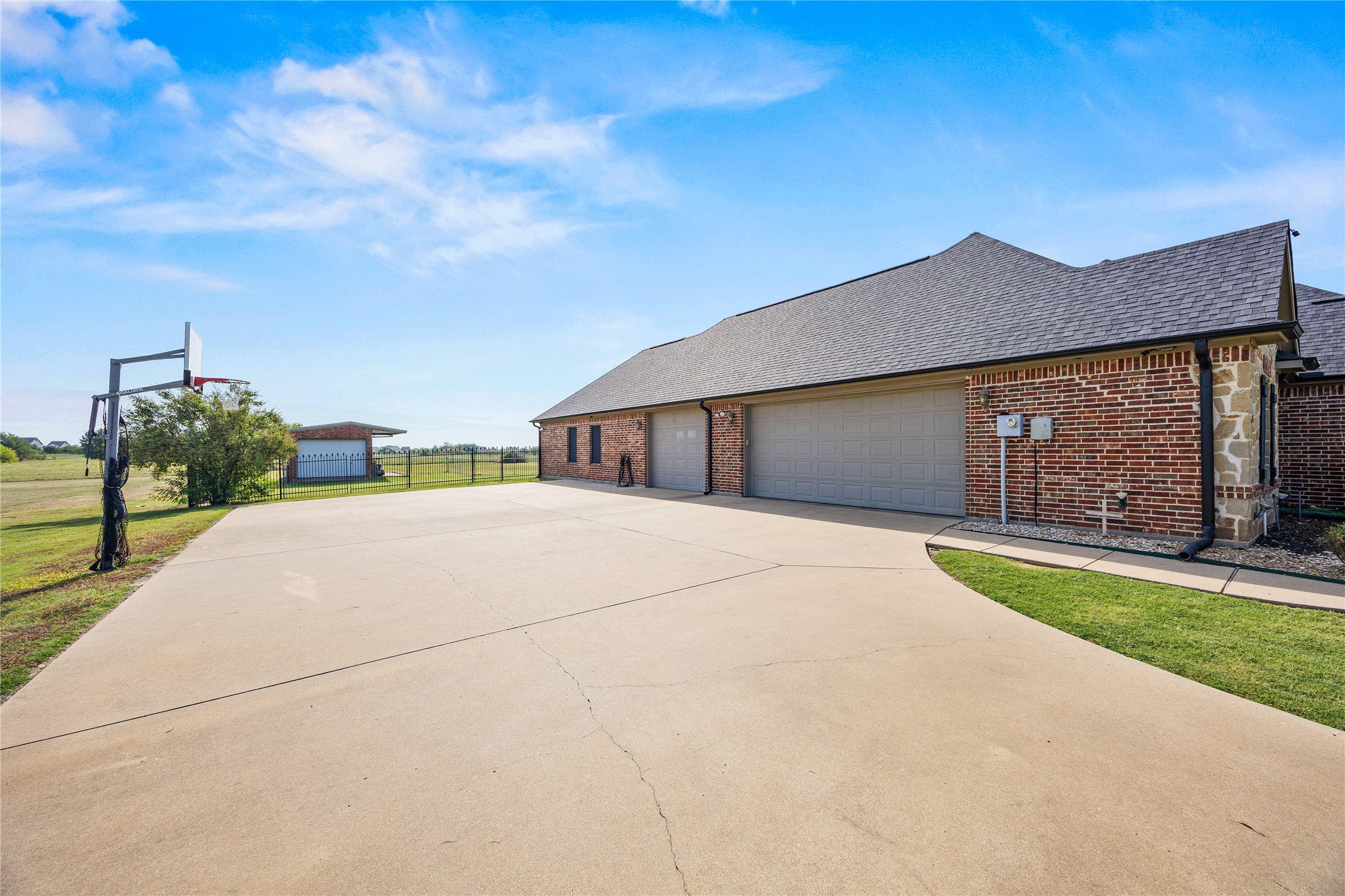 1354 Shadow Lakes Drive