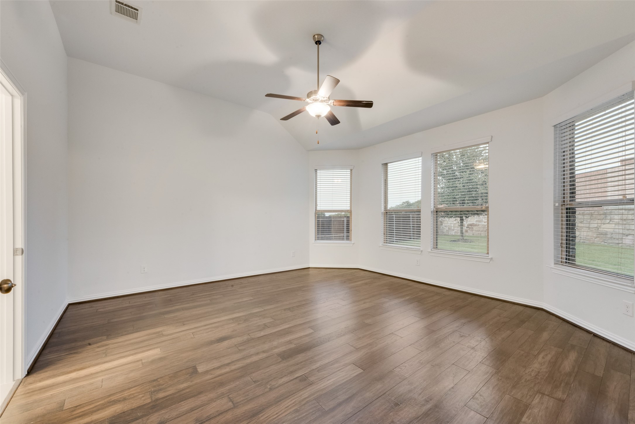 2418 Hillview Drive