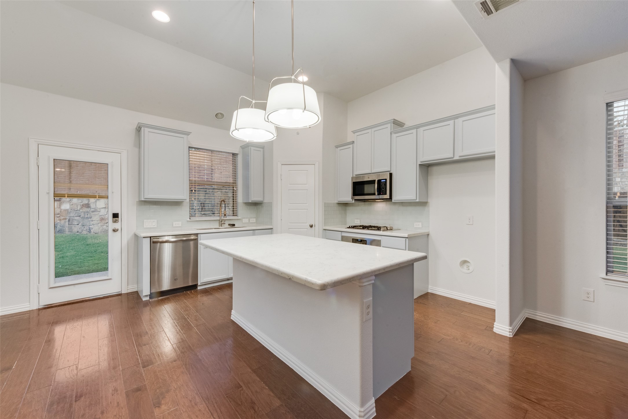2418 Hillview Drive