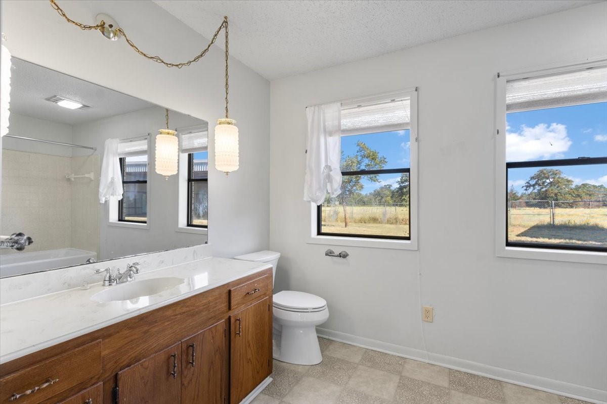 1000 County Road 1208