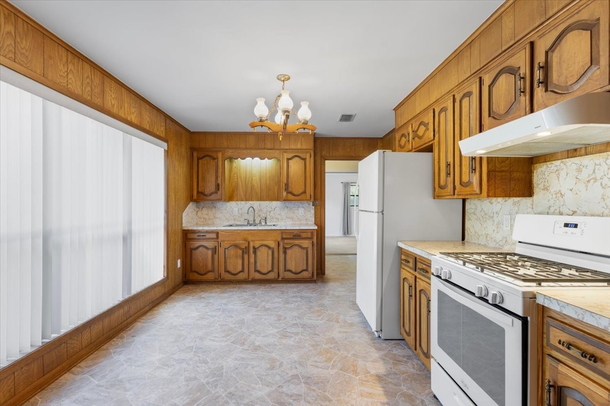 1000 County Road 1208