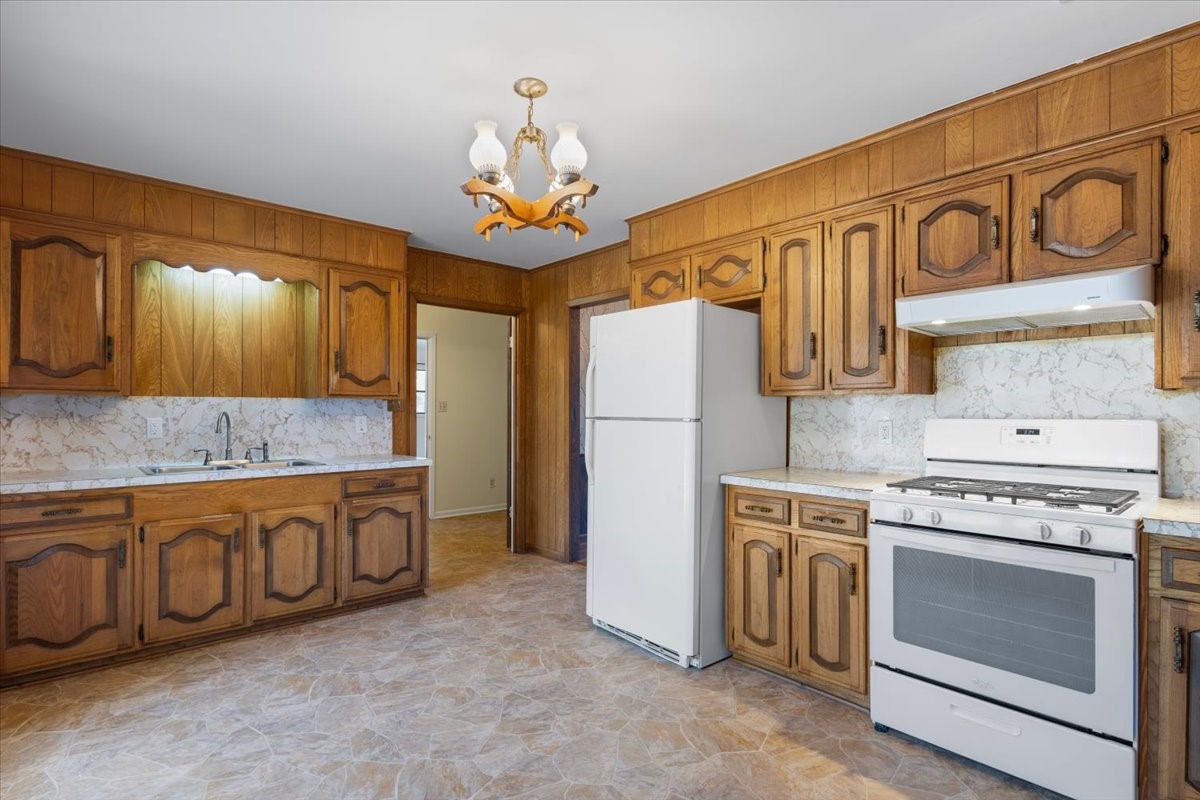 1000 County Road 1208
