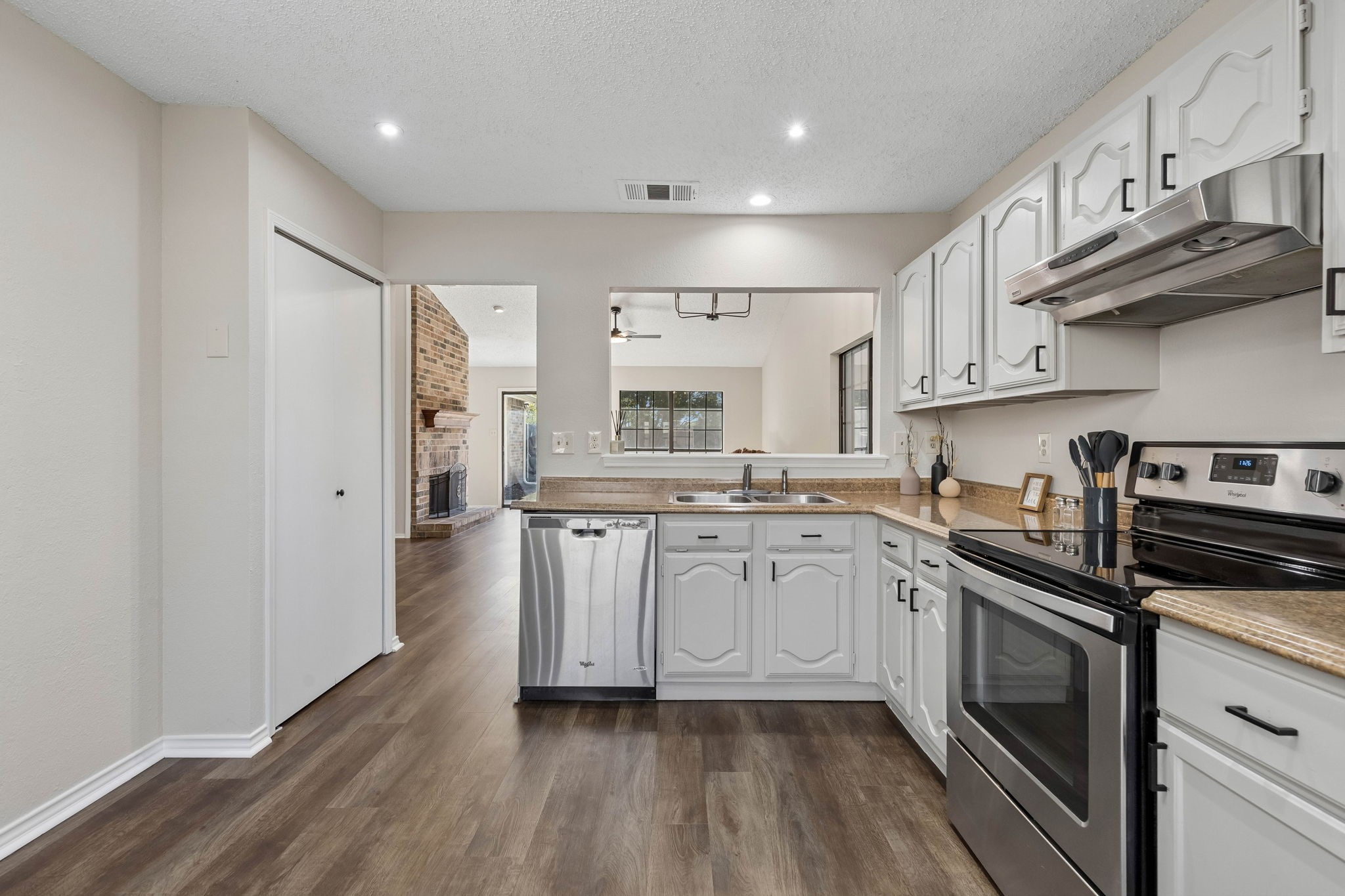 1805 Creekside Court