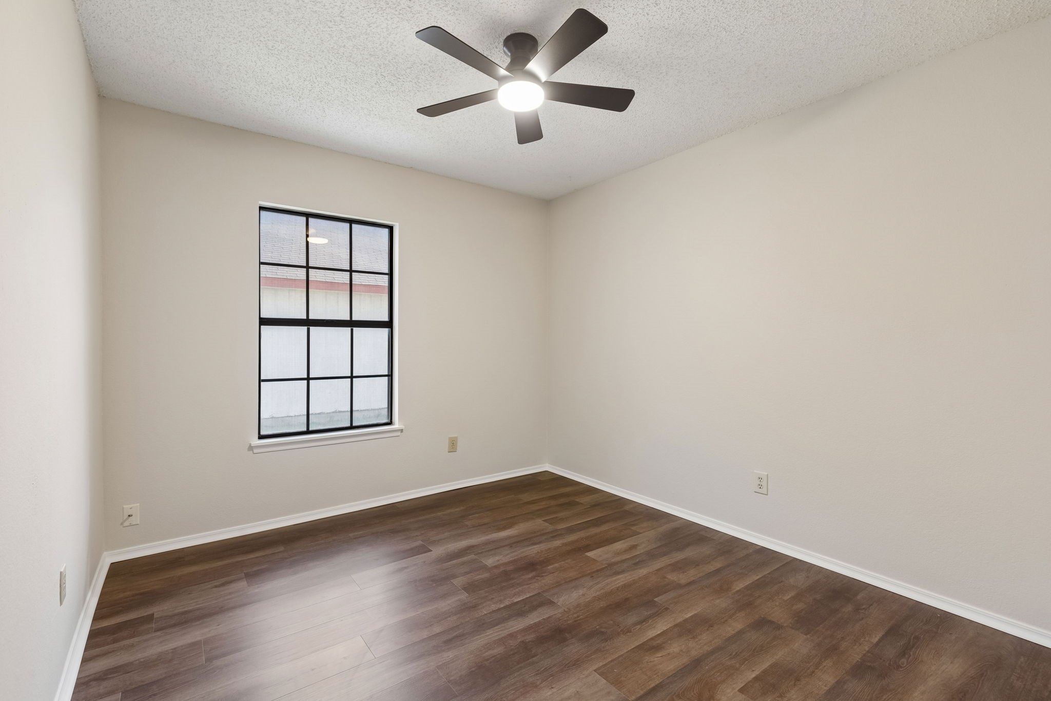 1805 Creekside Court