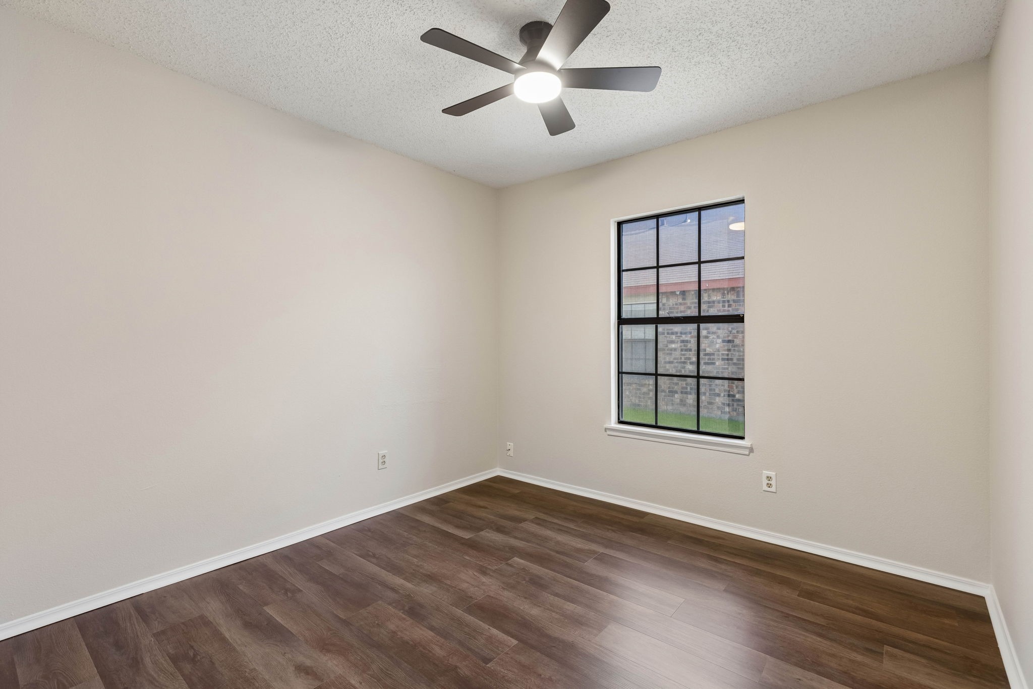 1805 Creekside Court
