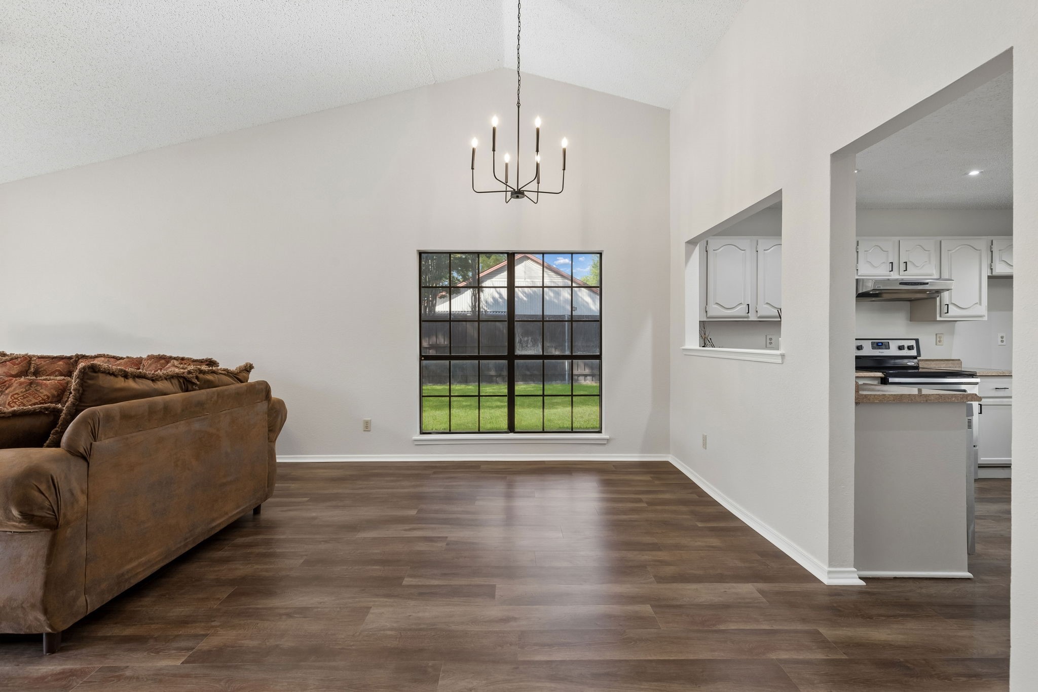 1805 Creekside Court
