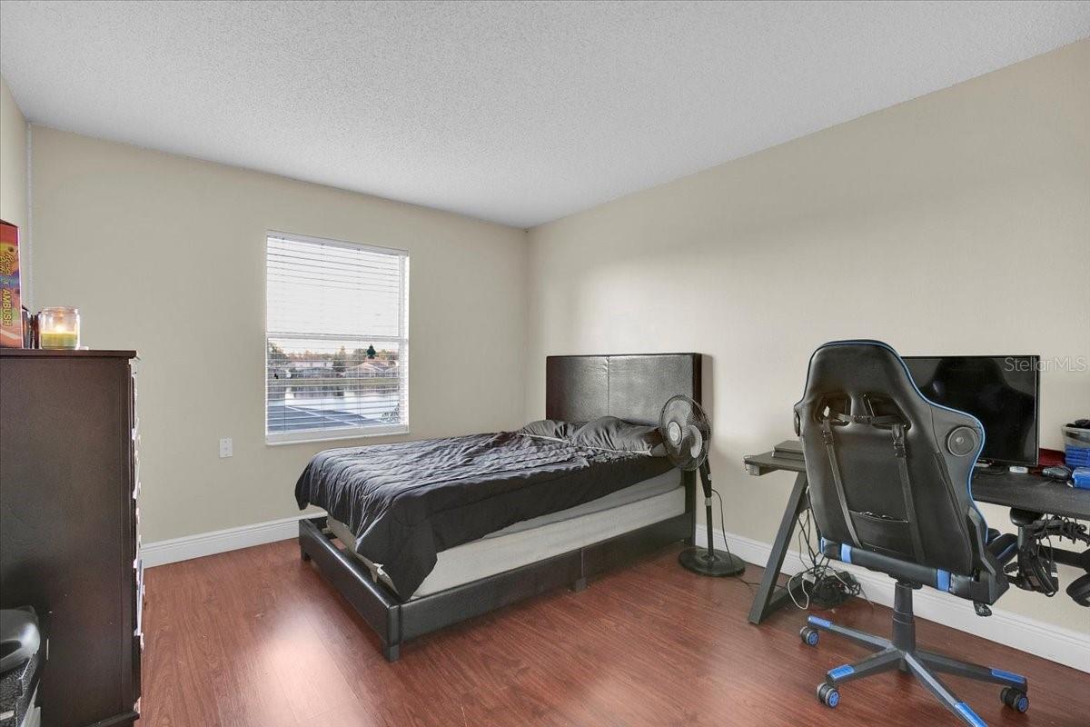 3279 FAIRFIELD DR