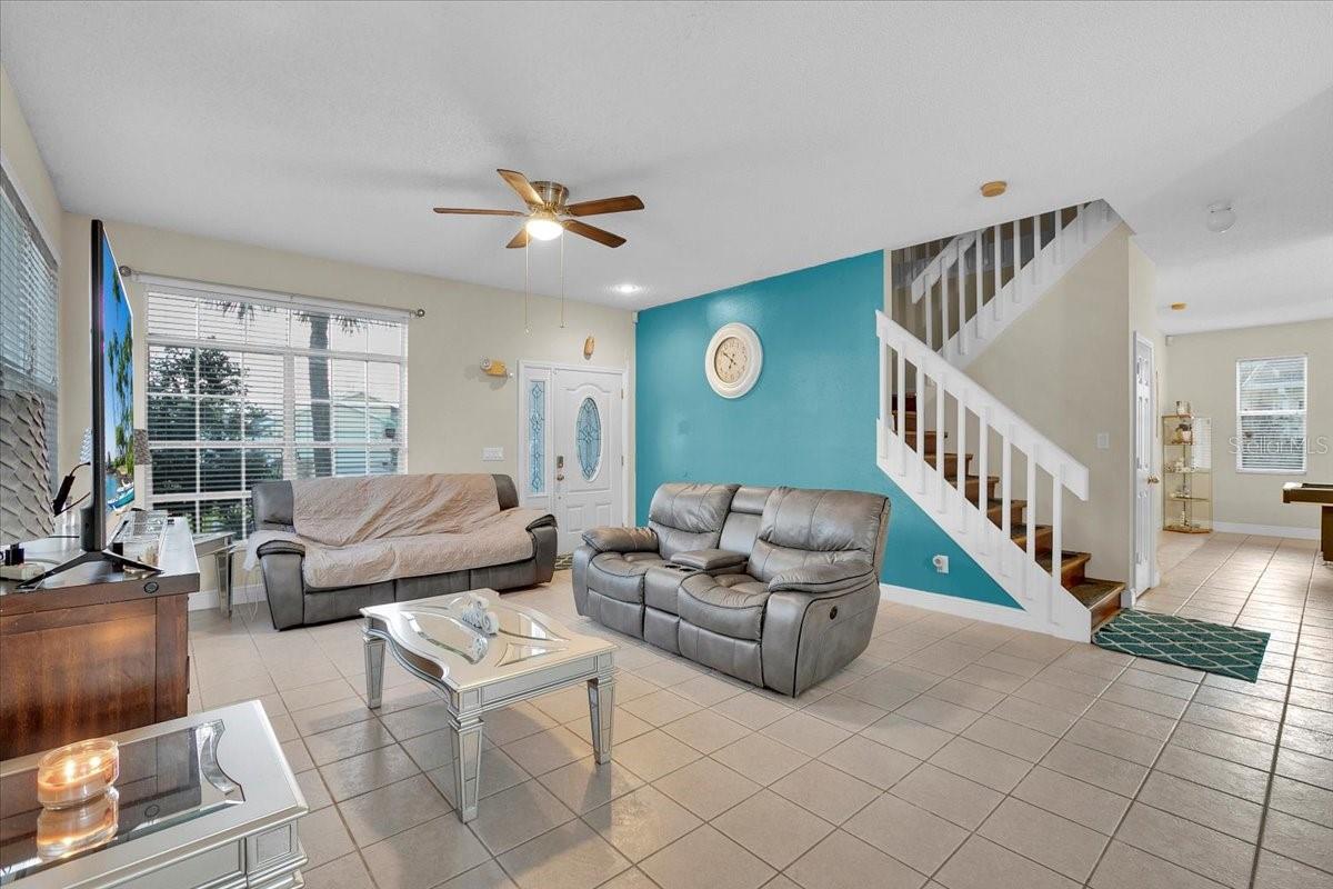 3279 FAIRFIELD DR