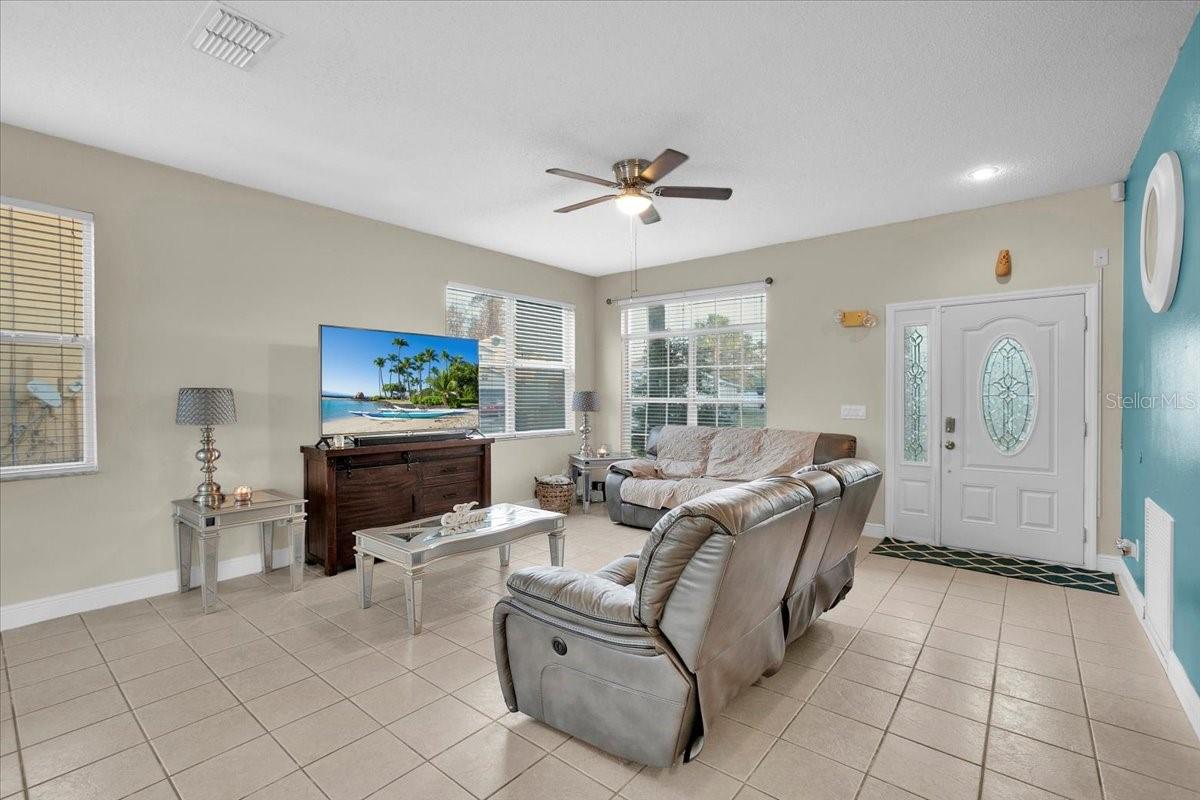 3279 FAIRFIELD DR
