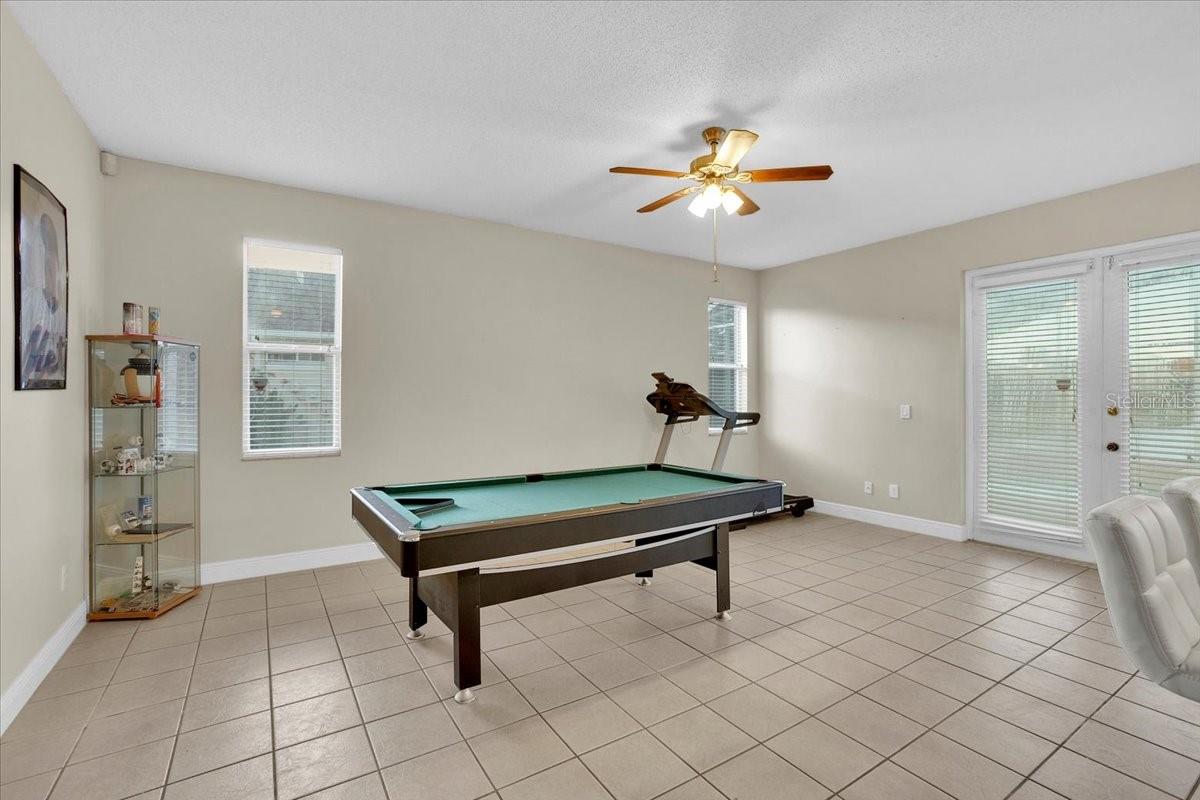 3279 FAIRFIELD DR