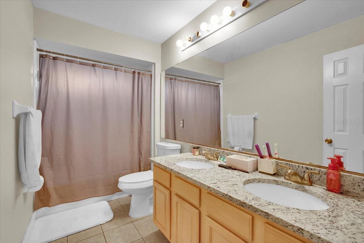 3279 FAIRFIELD DR