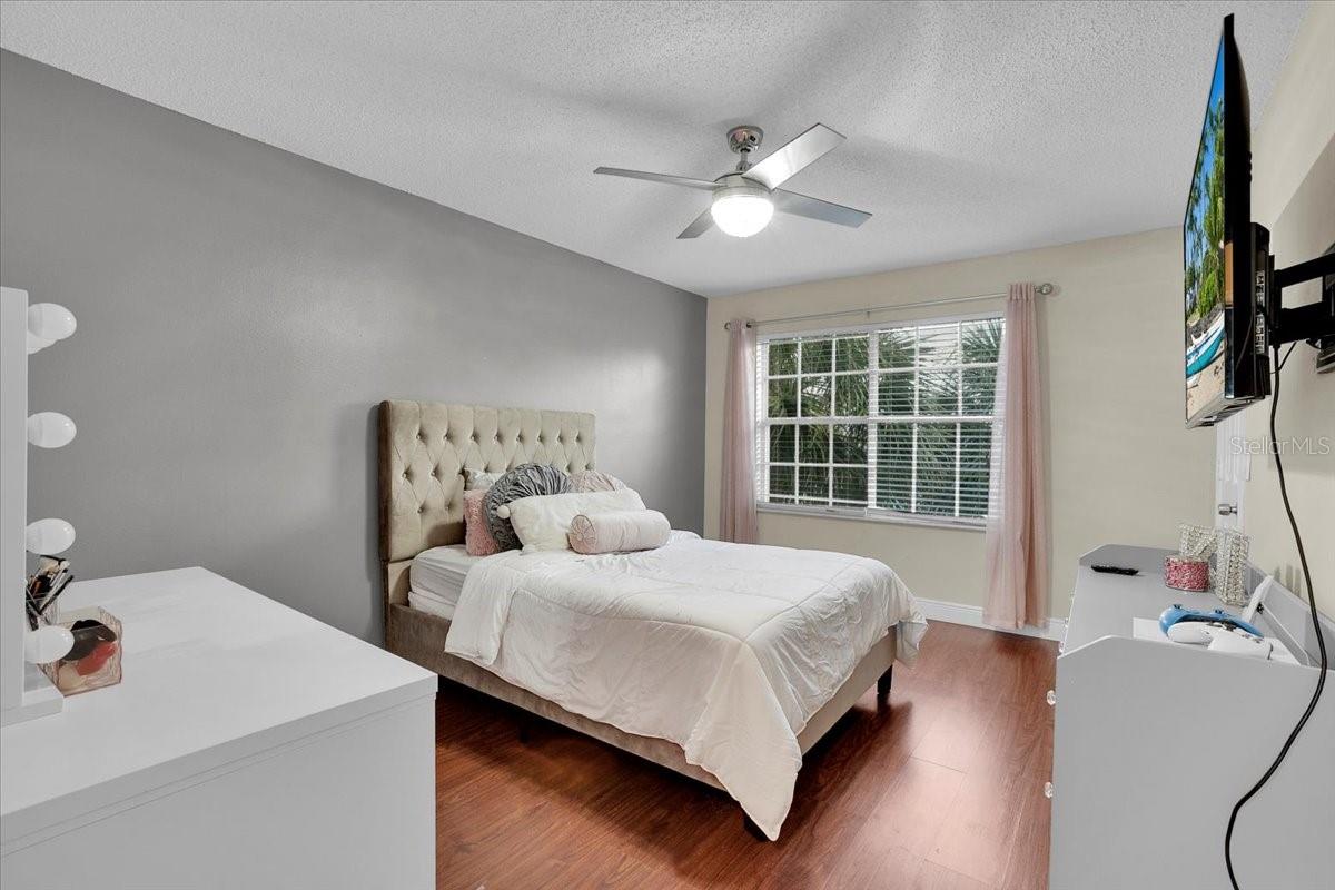 3279 FAIRFIELD DR