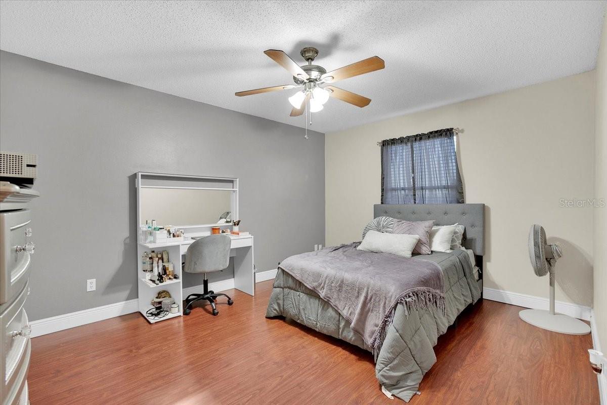 3279 FAIRFIELD DR