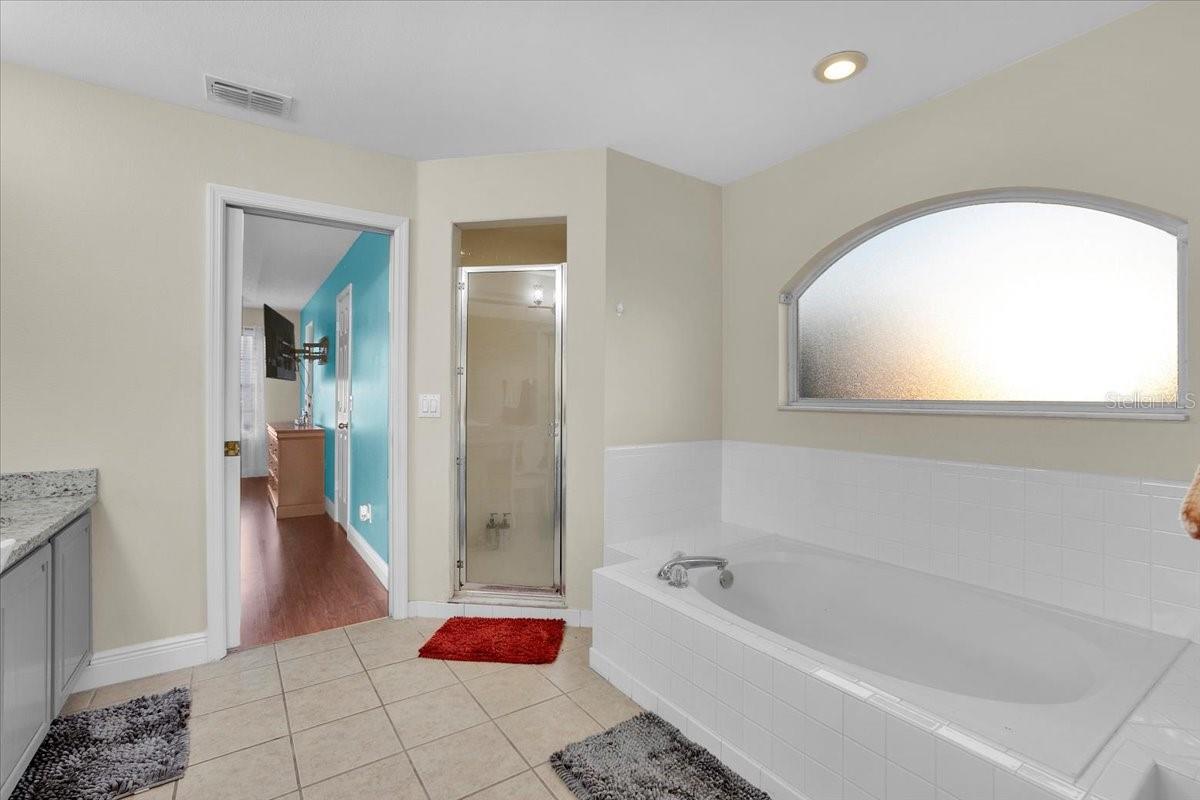 3279 FAIRFIELD DR