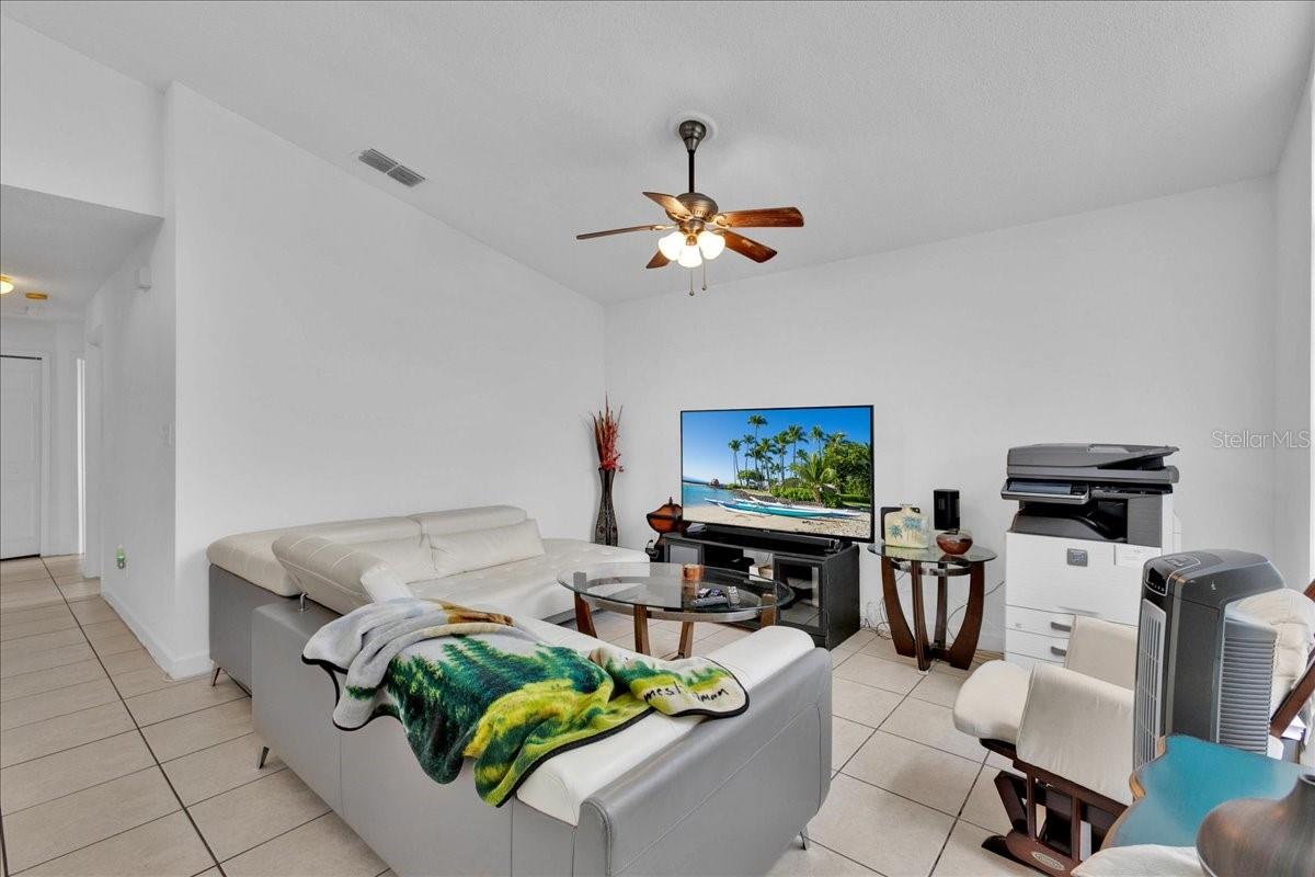 2448 HARBOR TOWN DR