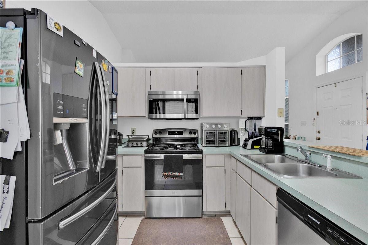 2448 HARBOR TOWN DR
