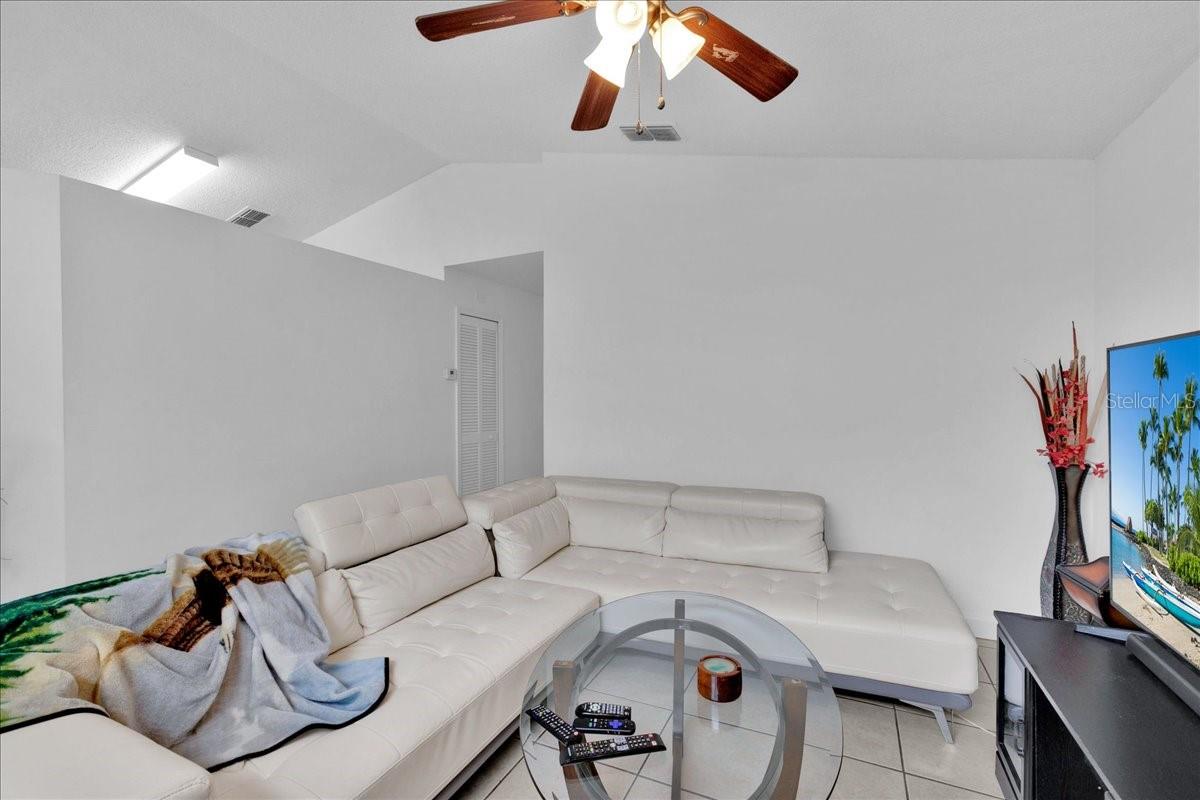 2448 HARBOR TOWN DR