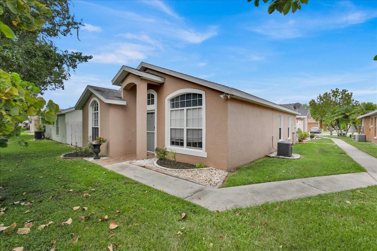 2448 HARBOR TOWN DR
