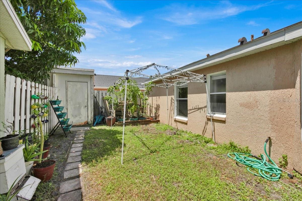 2448 HARBOR TOWN DR