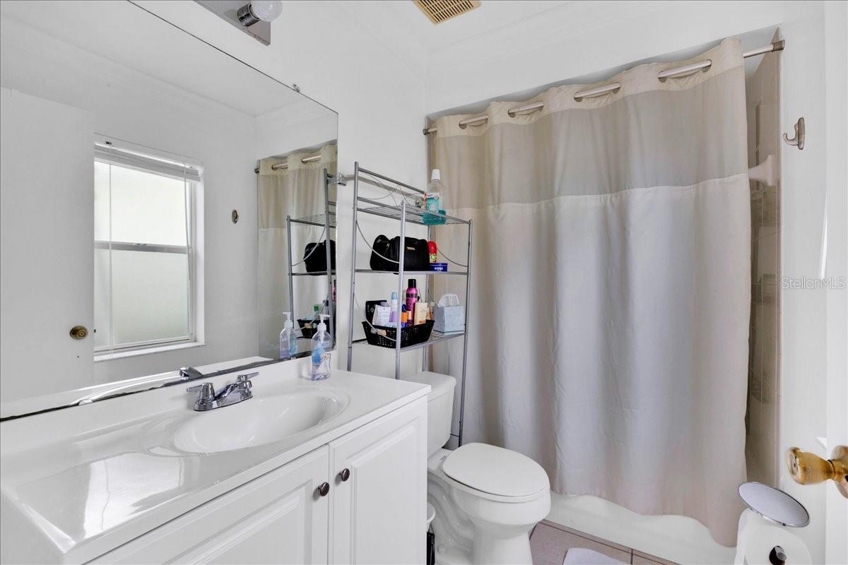 2448 HARBOR TOWN DR
