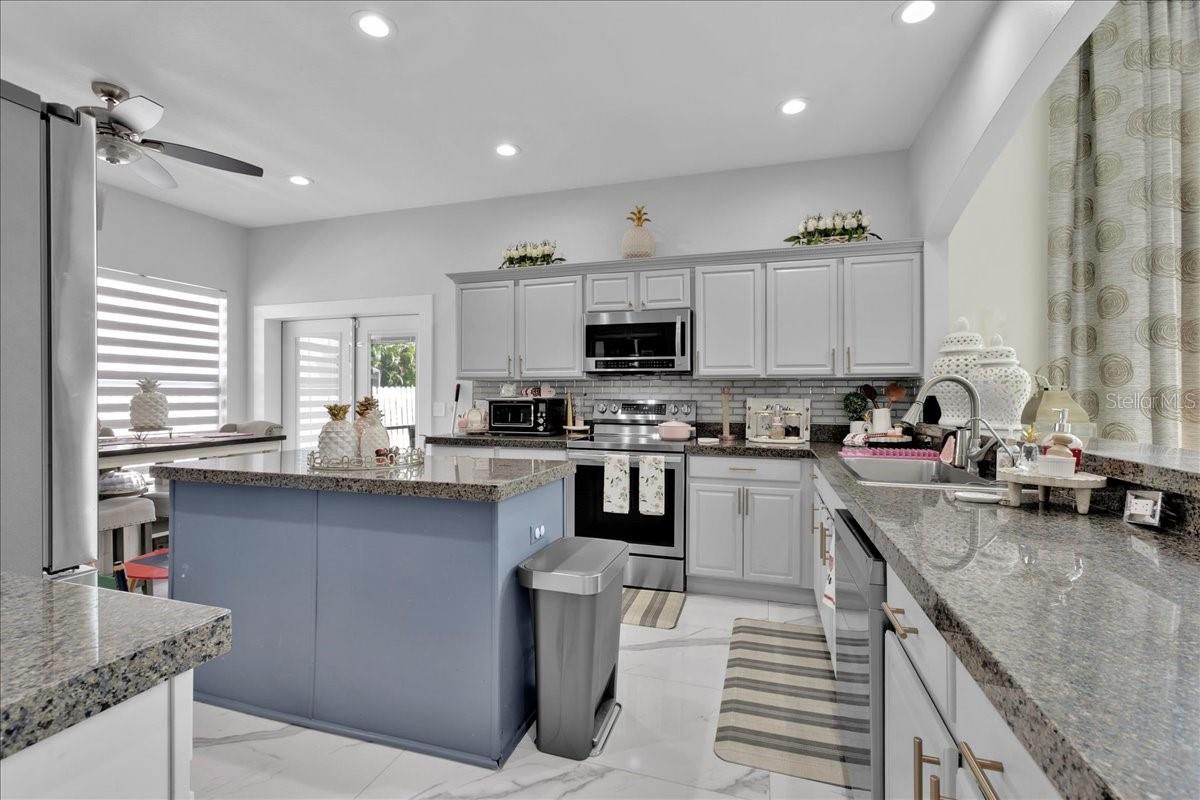 2607 RACCOON RUN LN