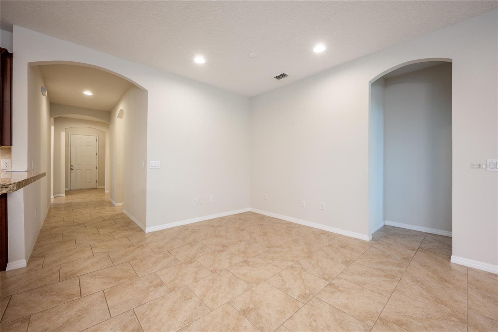 121 WHIRLAWAY DR