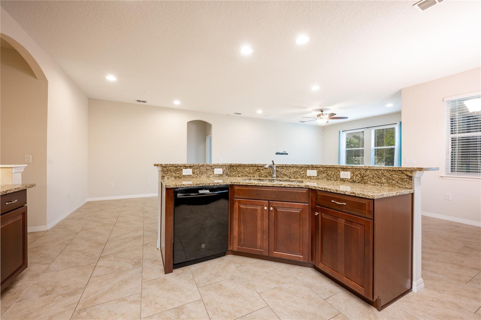 121 WHIRLAWAY DR