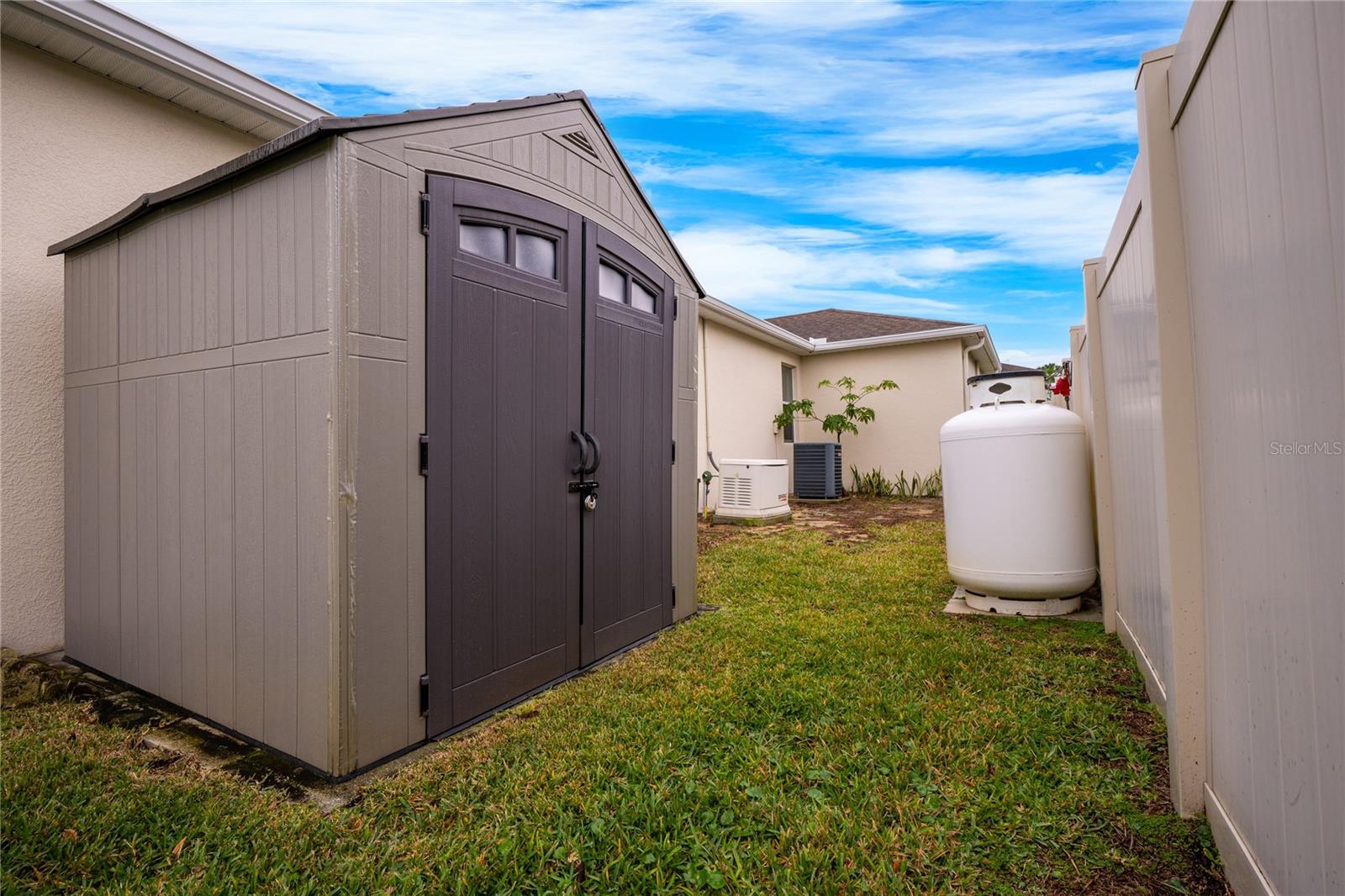 121 WHIRLAWAY DR