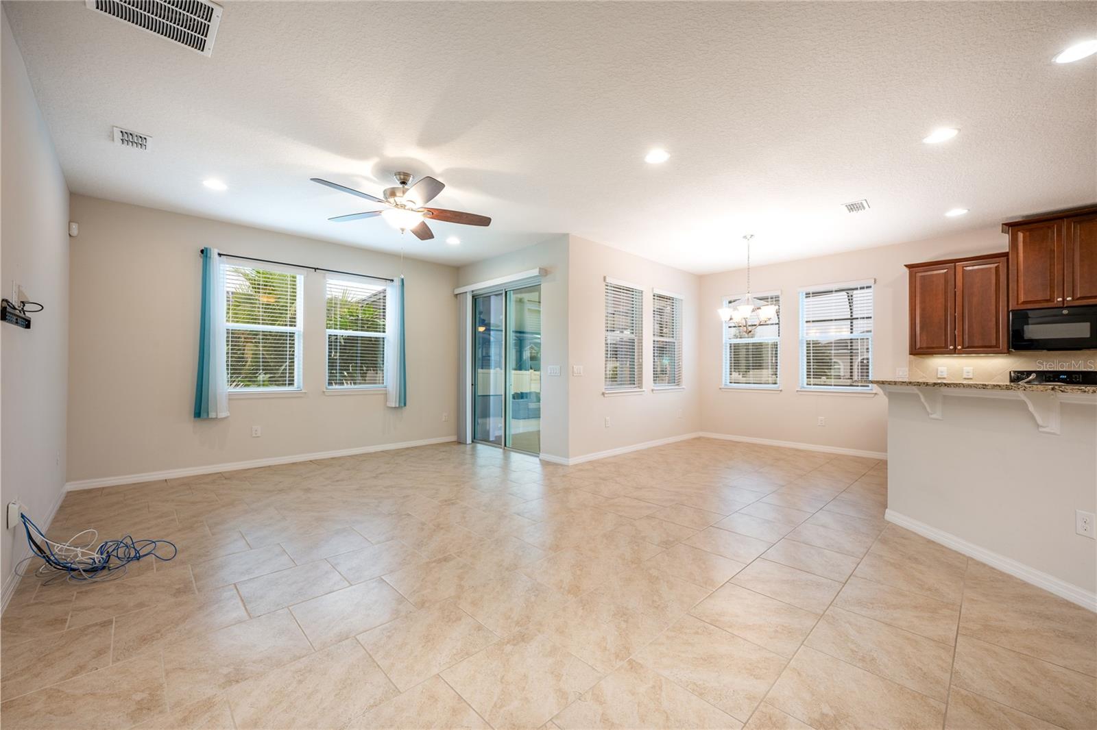 121 WHIRLAWAY DR