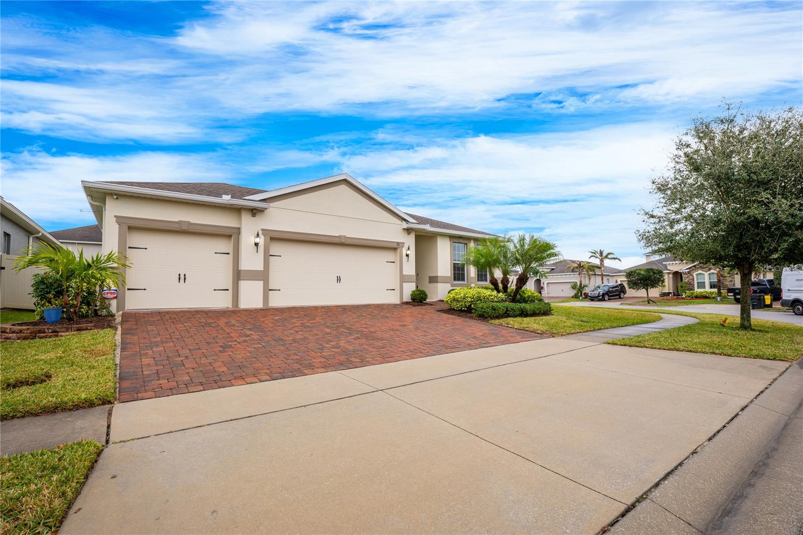 121 WHIRLAWAY DR