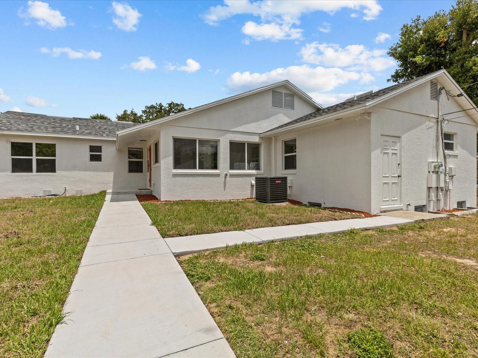 207 E PALMETTO ST