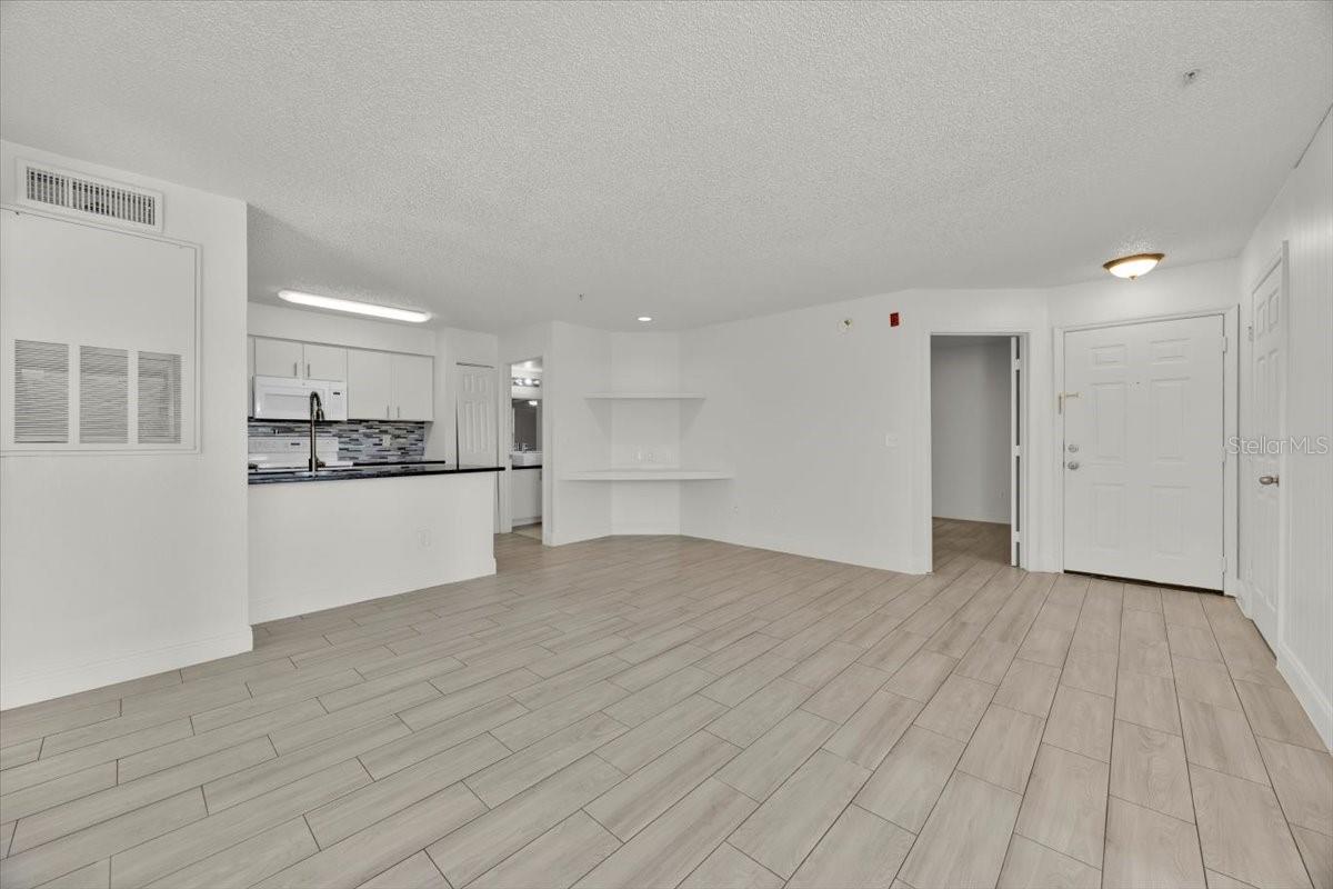 2212 GRAND CAYMAN CT #1617