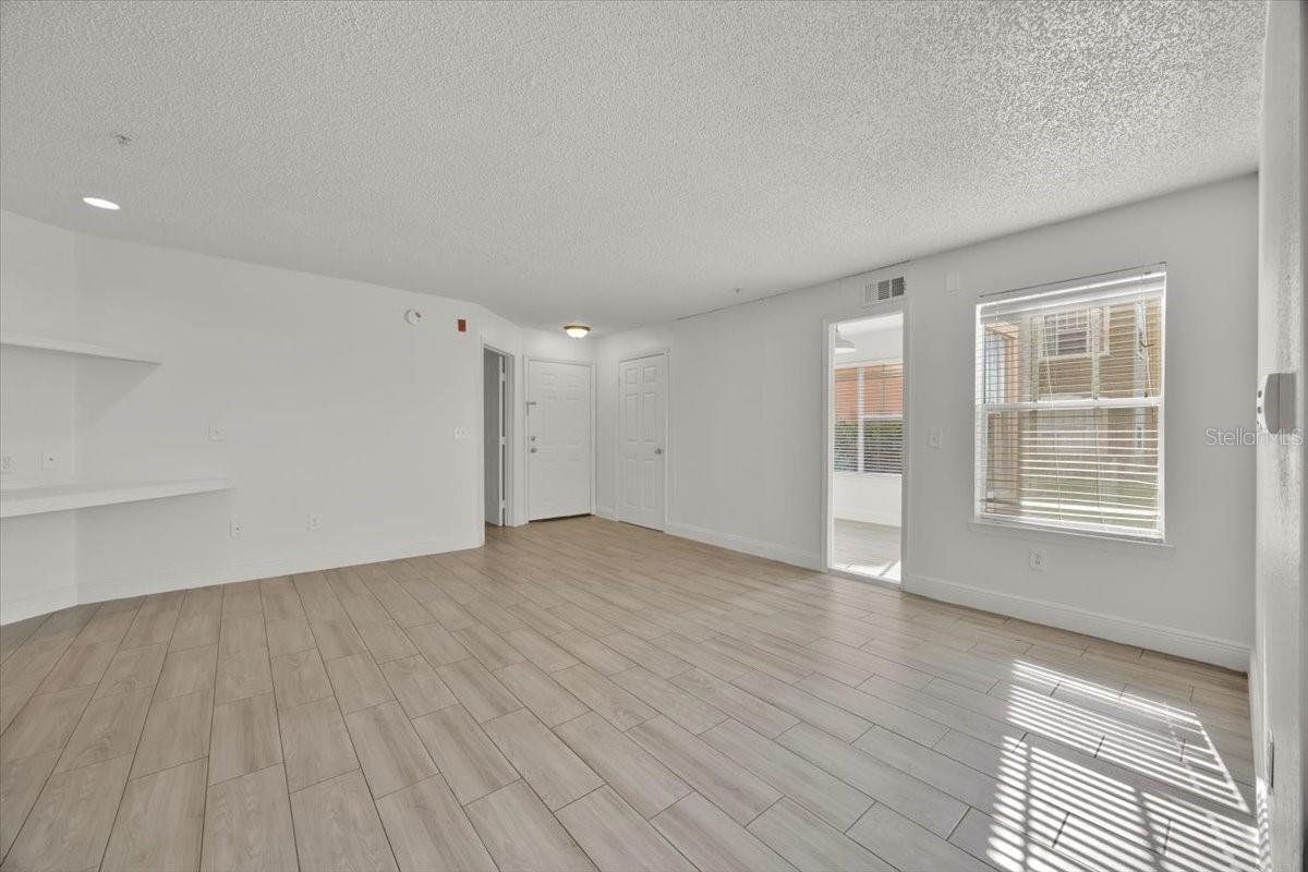 2212 GRAND CAYMAN CT #1617