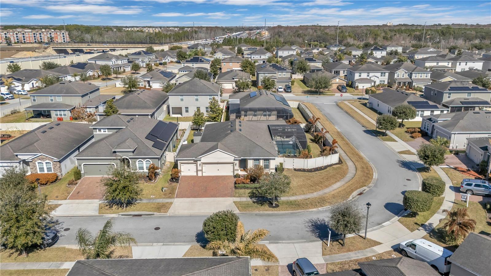 121 WHIRLAWAY DR