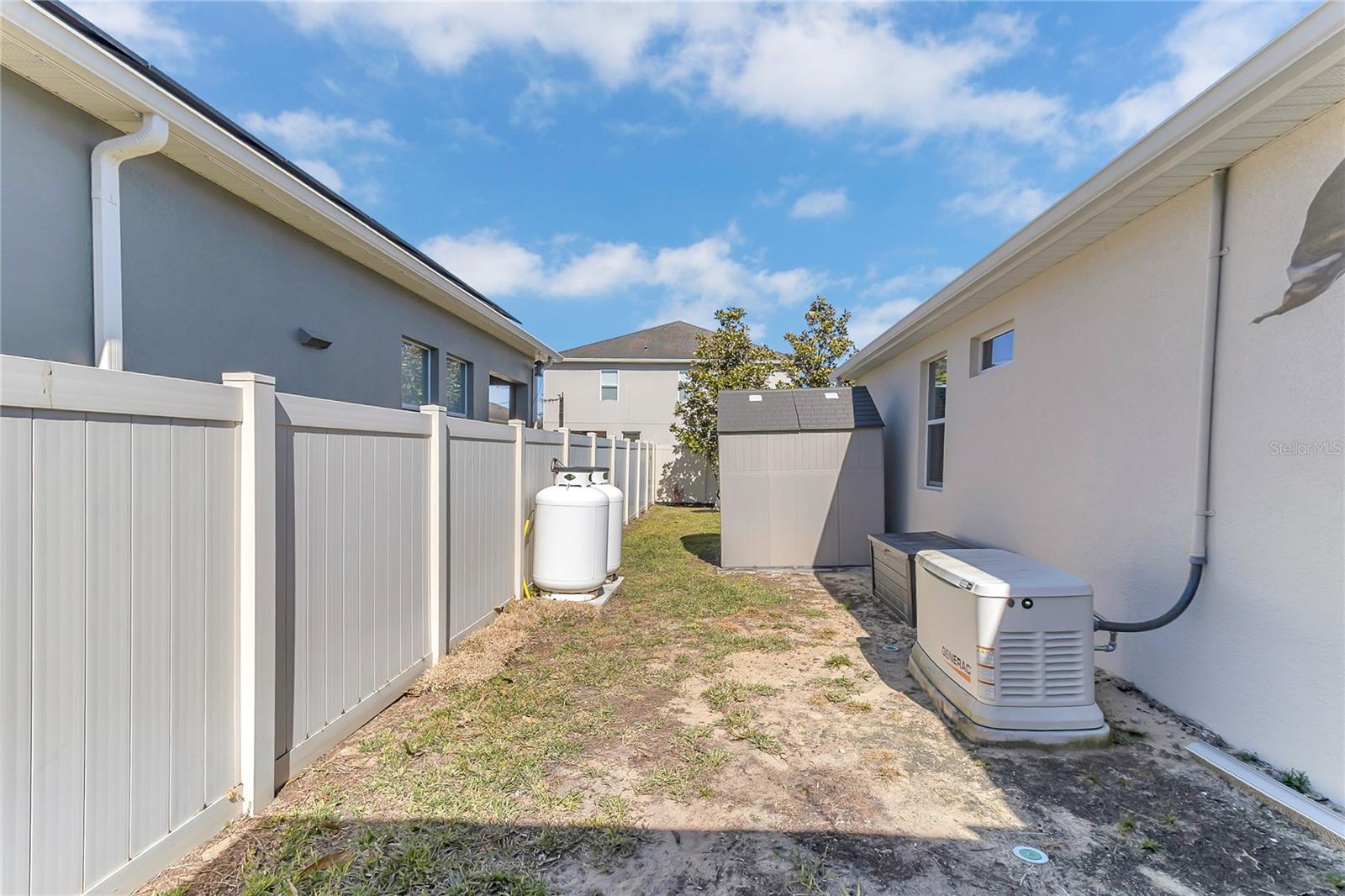 121 WHIRLAWAY DR
