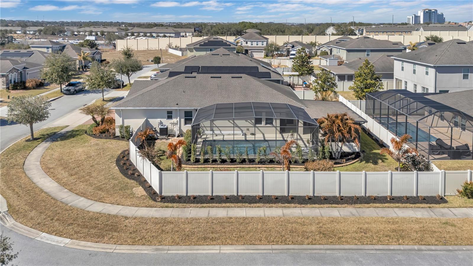 121 WHIRLAWAY DR