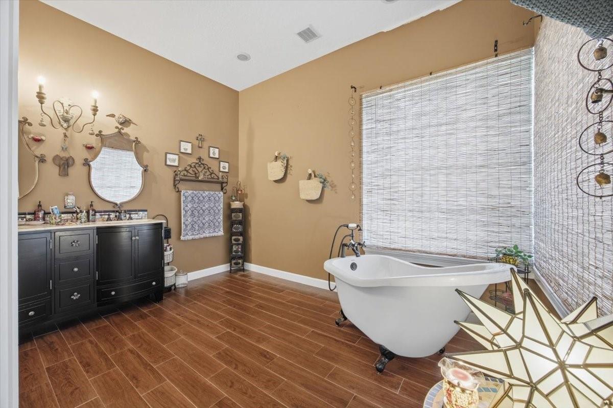3295 TIMUCUA CIR