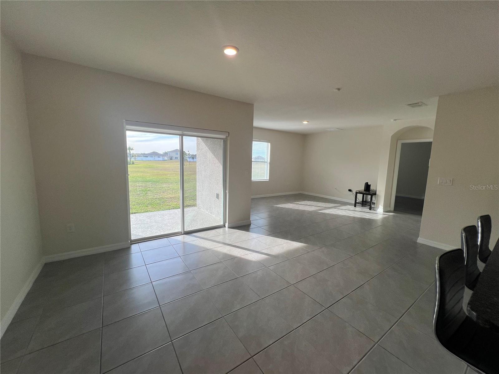 1466 MARY BELLE AVE
