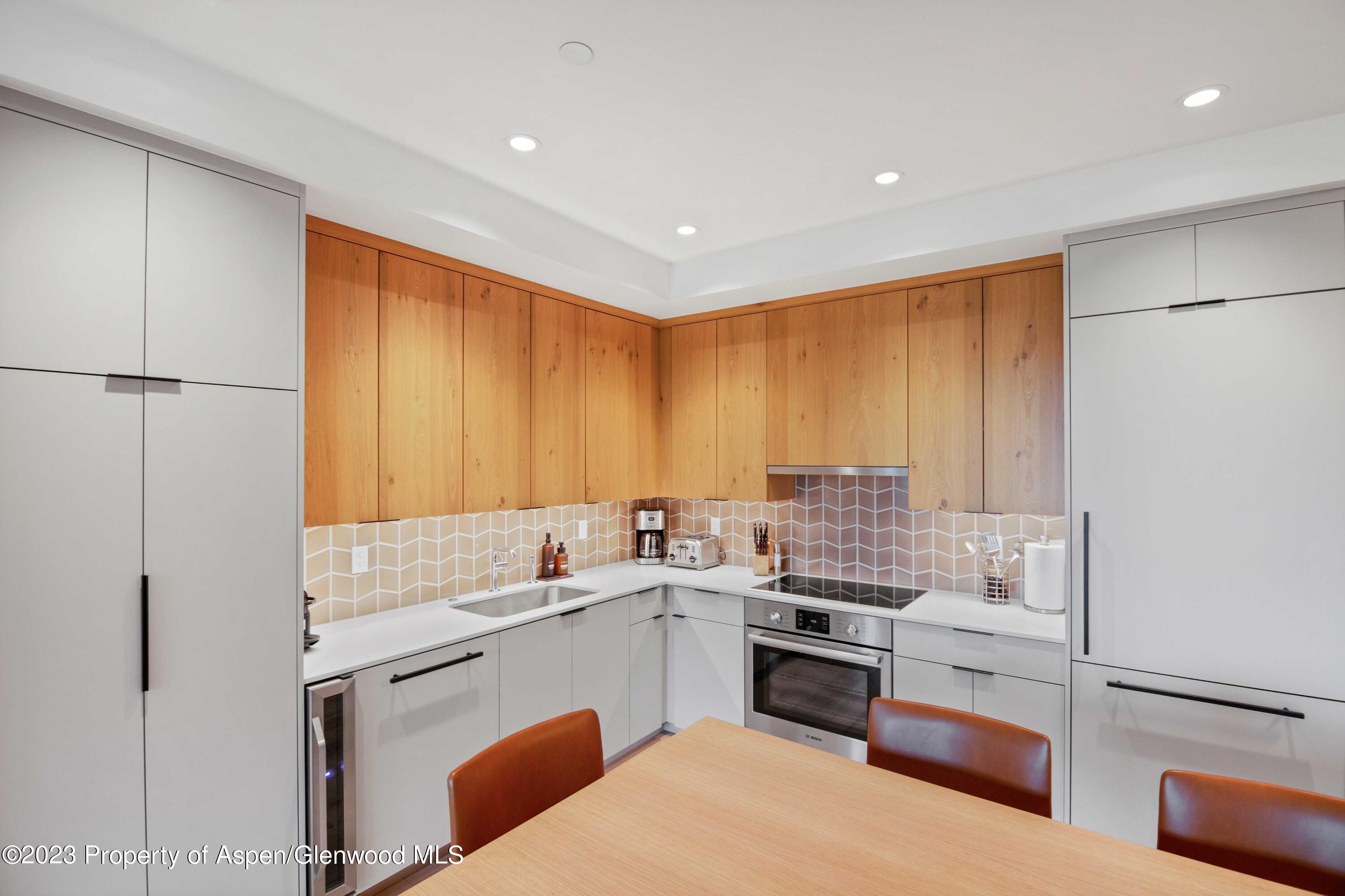 119 WOOD Road, 204